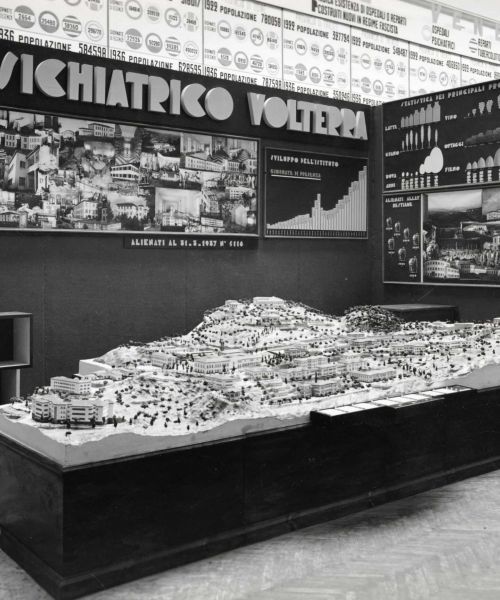 Manicomio di Volterra - Manicomio di Volterra stand dell ospedale psichiatrico di volterra della mostra ospedaliera alla fiera campionaria di milano del 1937 scaled 5bd04b13 - manicomio di volterra